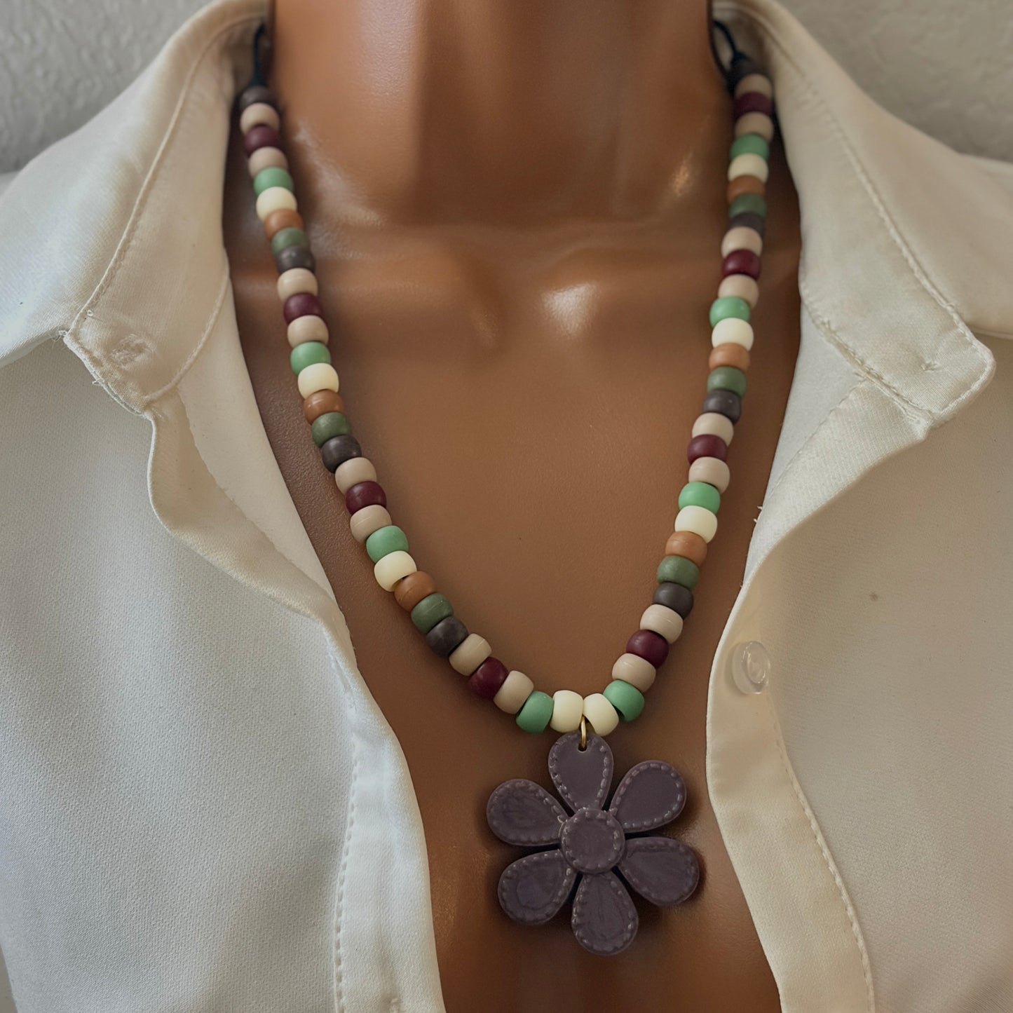 Handmade Resin Flower Charm Necklace, Beaded Necklace, Western Resin Pendant Necklace, Unique Boho Jewelry Gif