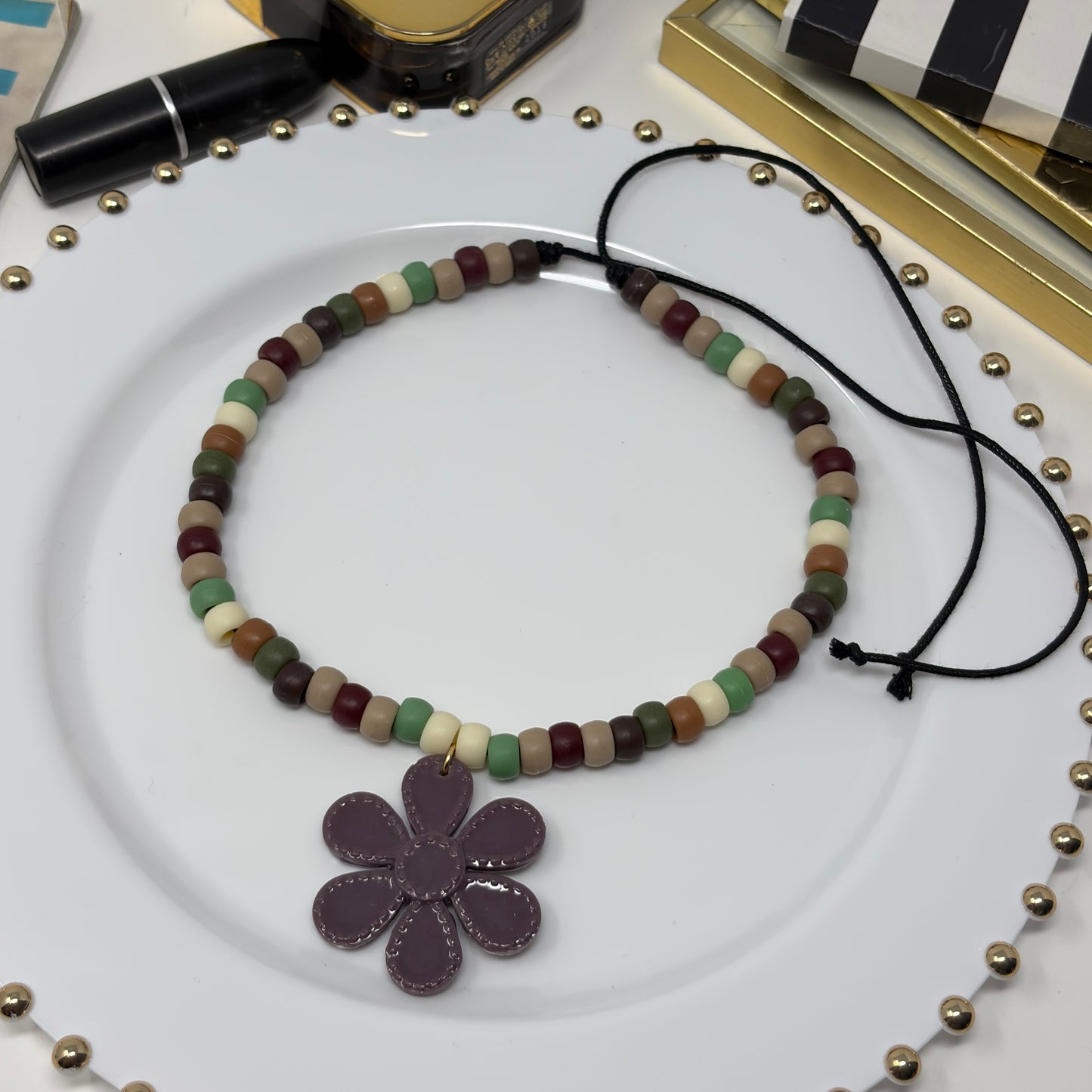 Handmade Resin Flower Charm Necklace, Beaded Necklace, Western Resin Pendant Necklace, Unique Boho Jewelry Gif