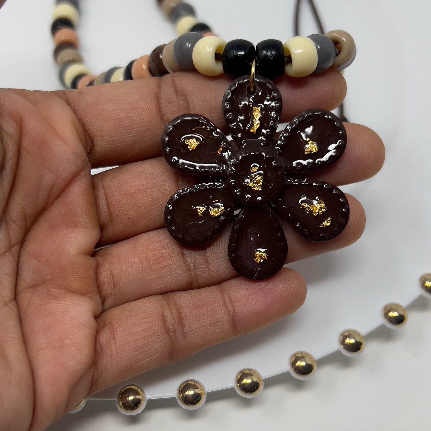 Handmade Resin Flower Charm Necklace, Beaded Necklace, Western Resin Pendant Necklace, Unique Boho Jewelry Gif