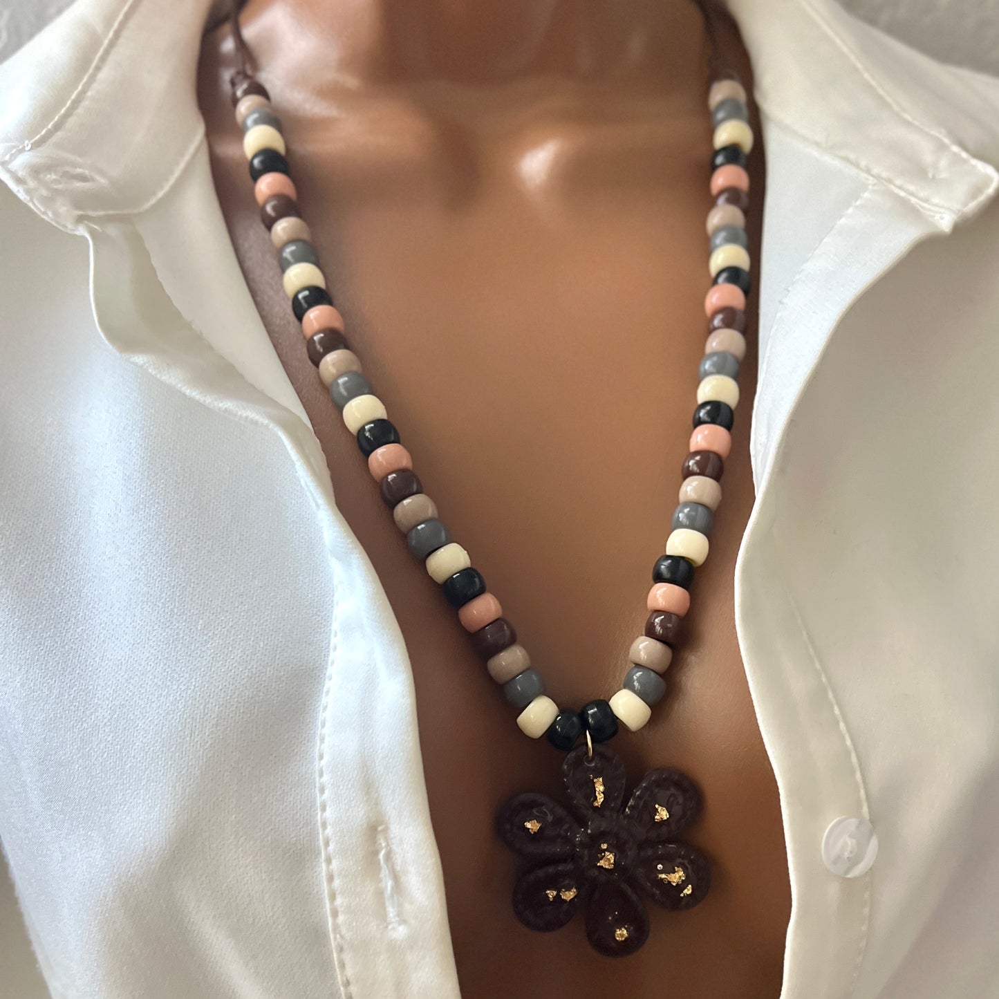 Handmade Resin Flower Charm Necklace, Beaded Necklace, Western Resin Pendant Necklace, Unique Boho Jewelry Gif