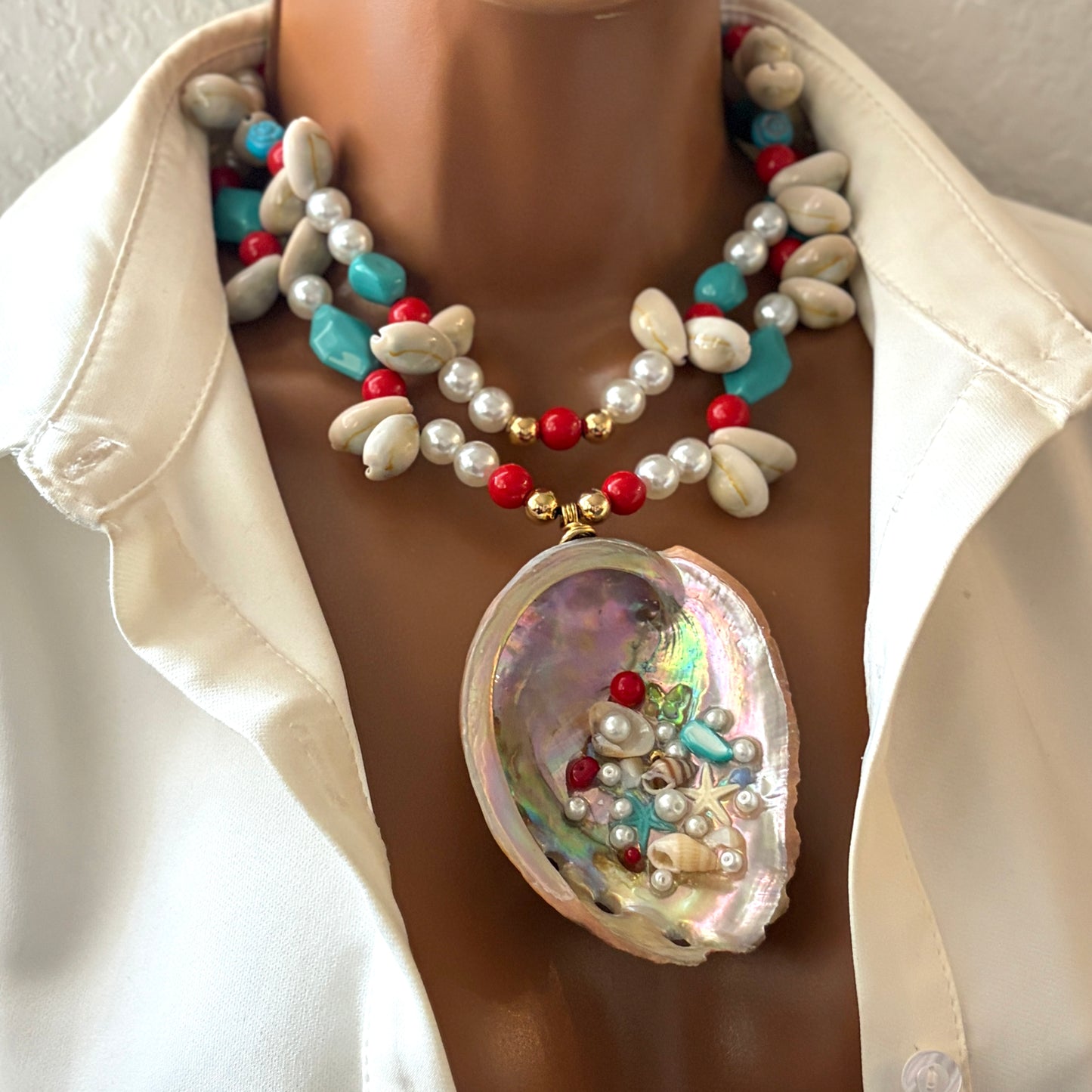 layered shell necklace, reversible shell pendant, natural shell jewelry, boho statement necklace