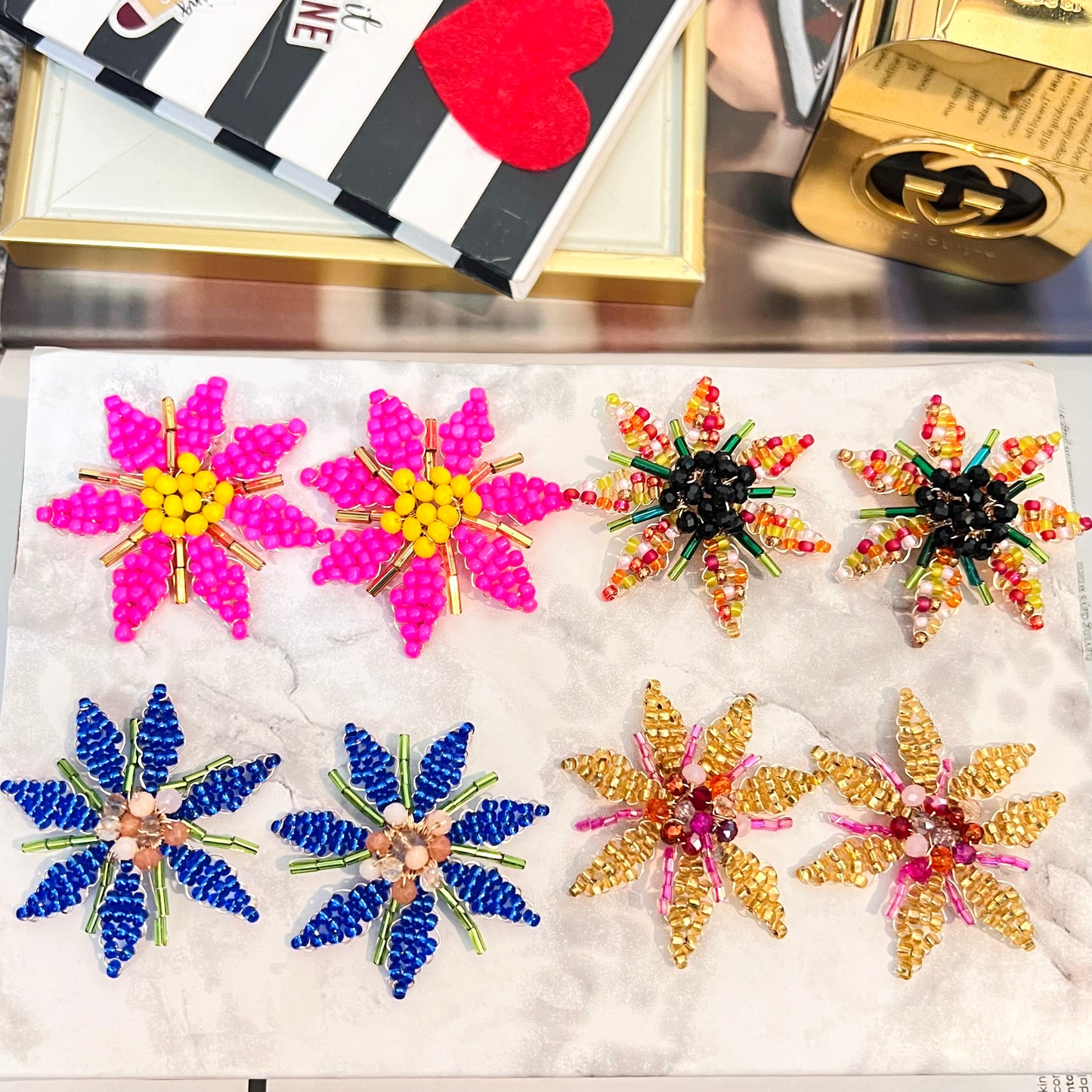 Flower earrings embroidered in Czech beads