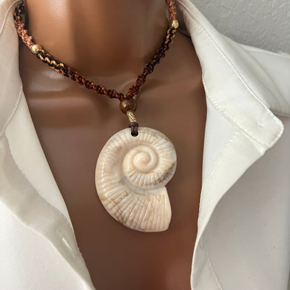 Chunky Shell necklace, Chunky Charm Necklace, Boho Cord Necklace, Snail necklace Pendant, Charm necklace for women,