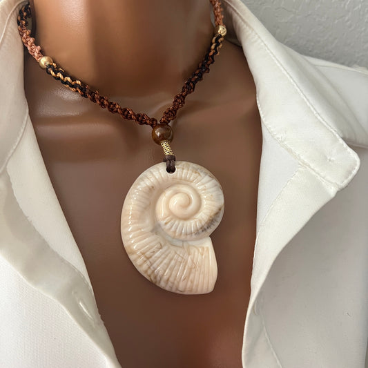 Chunky Shell necklace, Chunky Charm Necklace, Boho Cord Necklace, Snail necklace Pendant, Charm necklace for women,