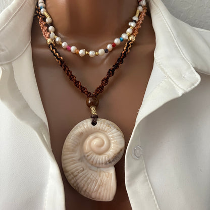 Chunky Shell necklace, Chunky Charm Necklace, Boho Cord Necklace, Snail necklace Pendant, Charm necklace for women,