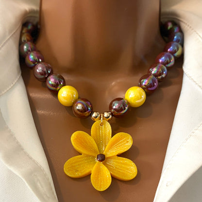 Yellow Flower Charm beaded necklace - Handmade Beaded Flower Necklace