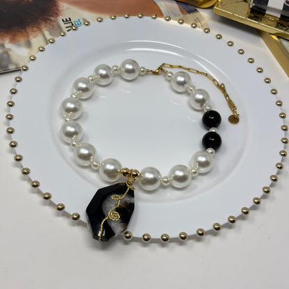 Handmade Pearl Necklace with Natural Black Agate Pendant