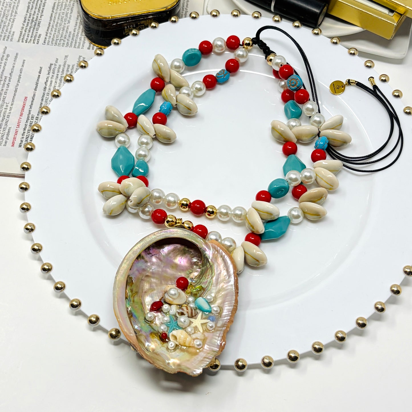 layered shell necklace, reversible shell pendant, natural shell jewelry, boho statement necklace