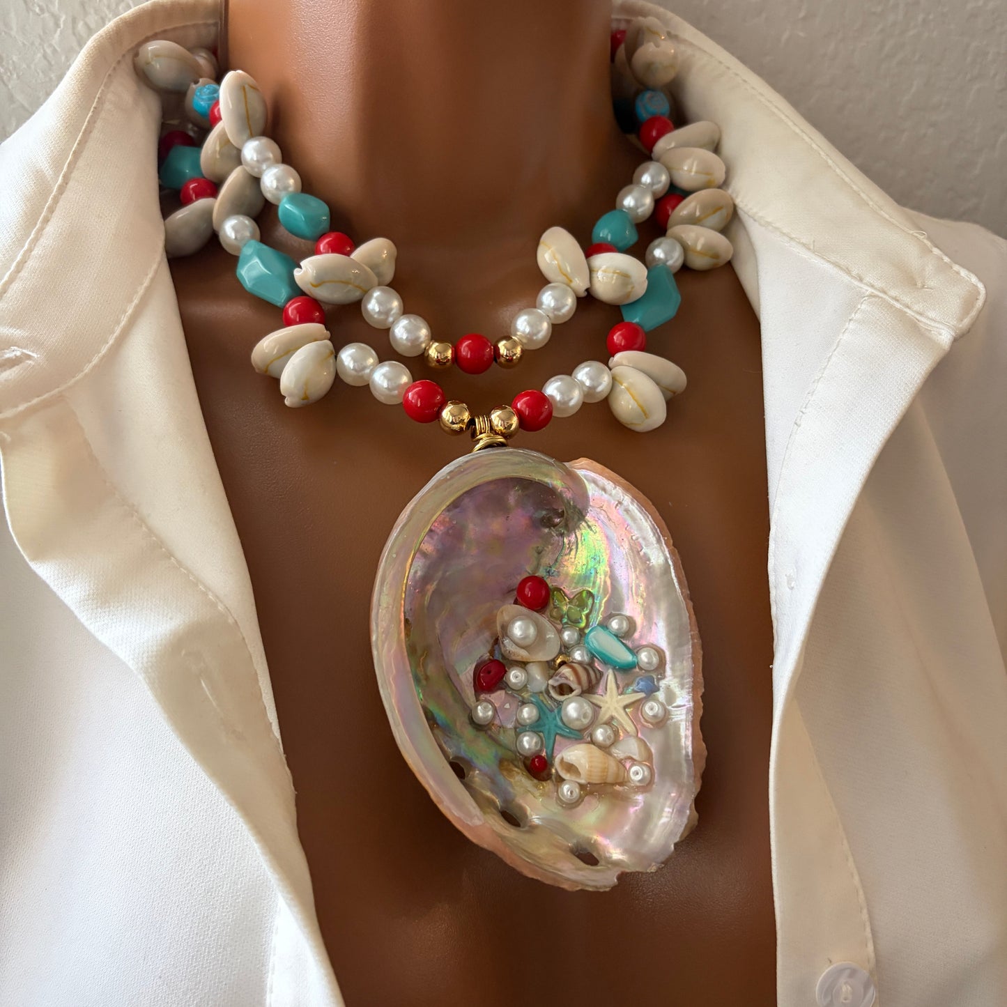 layered shell necklace, reversible shell pendant, natural shell jewelry, boho statement necklace