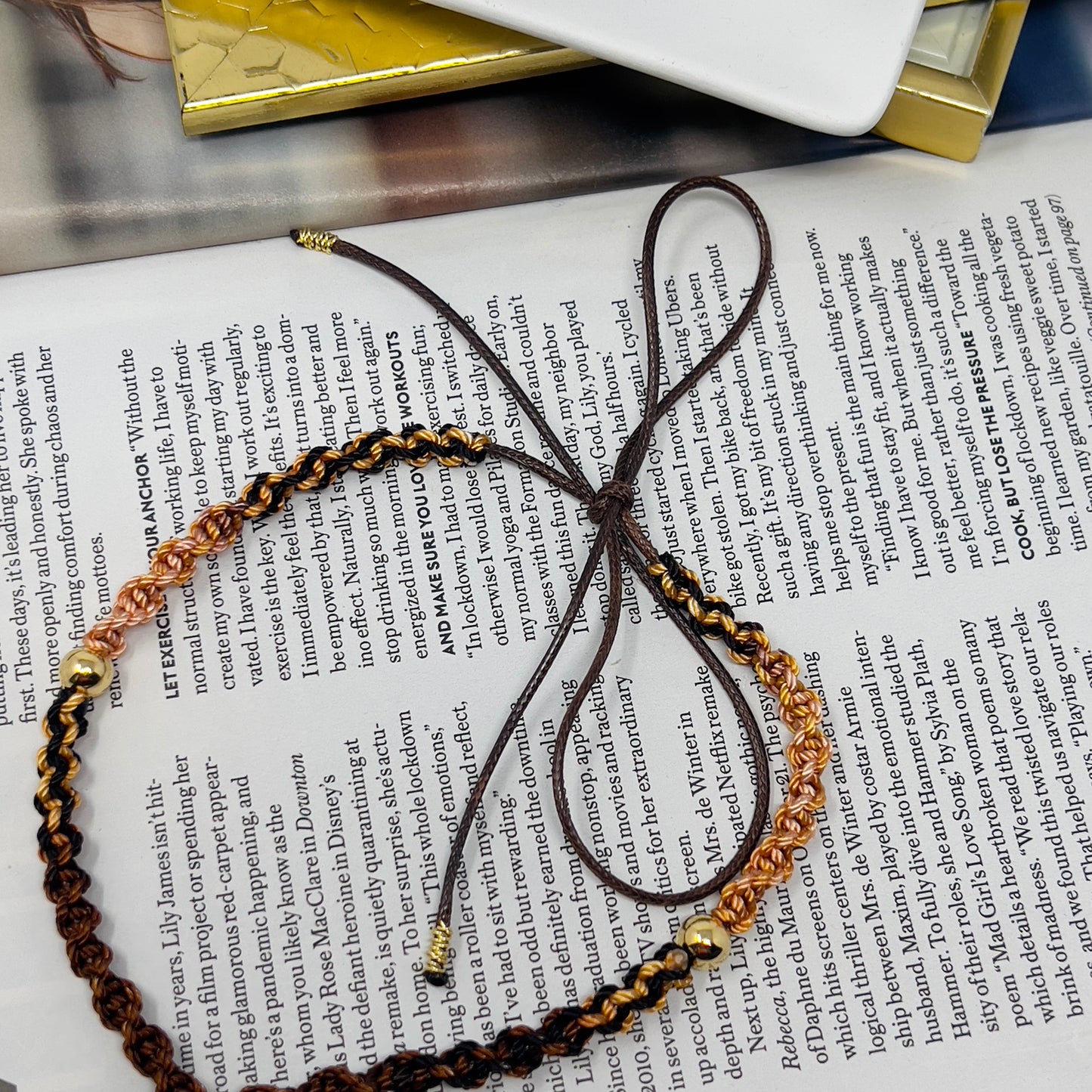Chunky Shell necklace, Chunky Charm Necklace, Boho Cord Necklace, Snail necklace Pendant, Charm necklace for women,