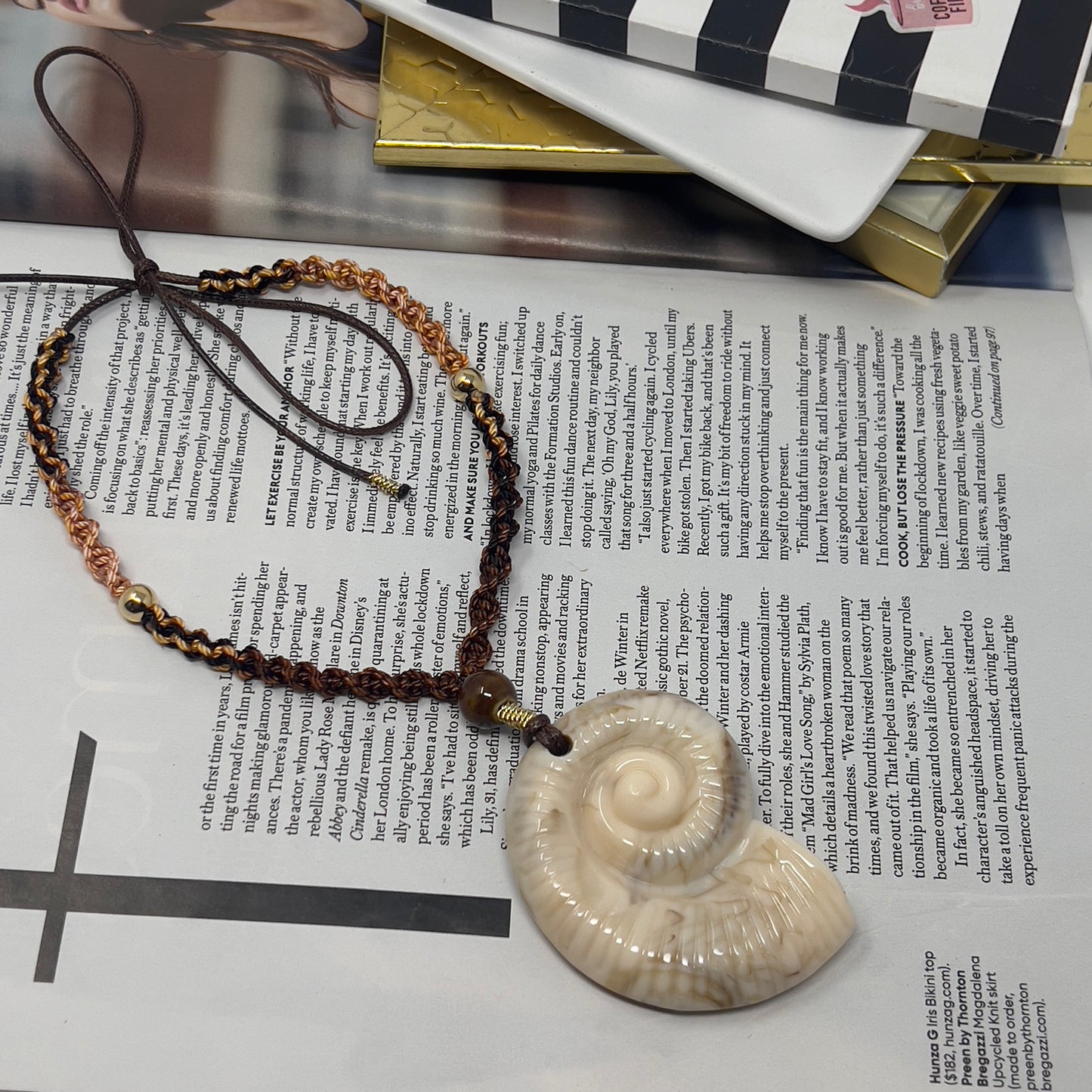 Chunky Shell necklace, Chunky Charm Necklace, Boho Cord Necklace, Snail necklace Pendant, Charm necklace for women,