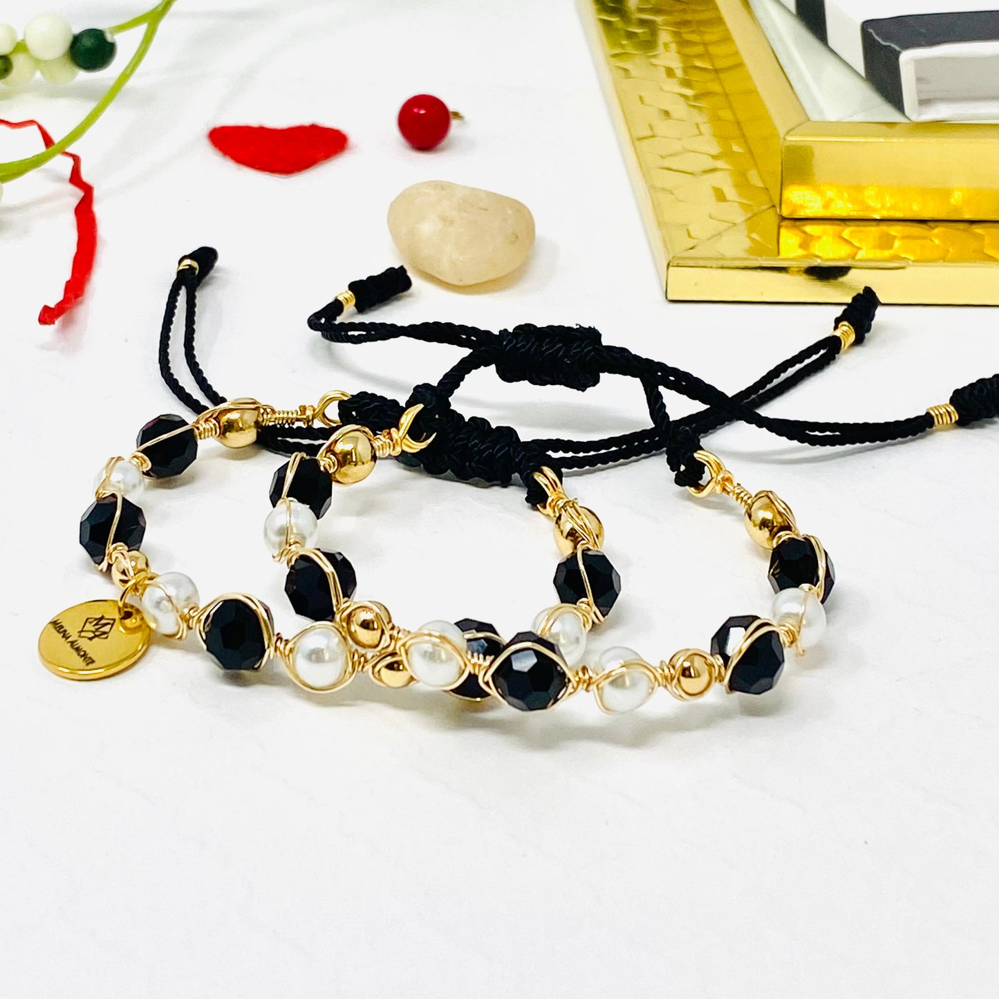 PEARL AND BLACK CRYSTAL BEADED BRACELET SET