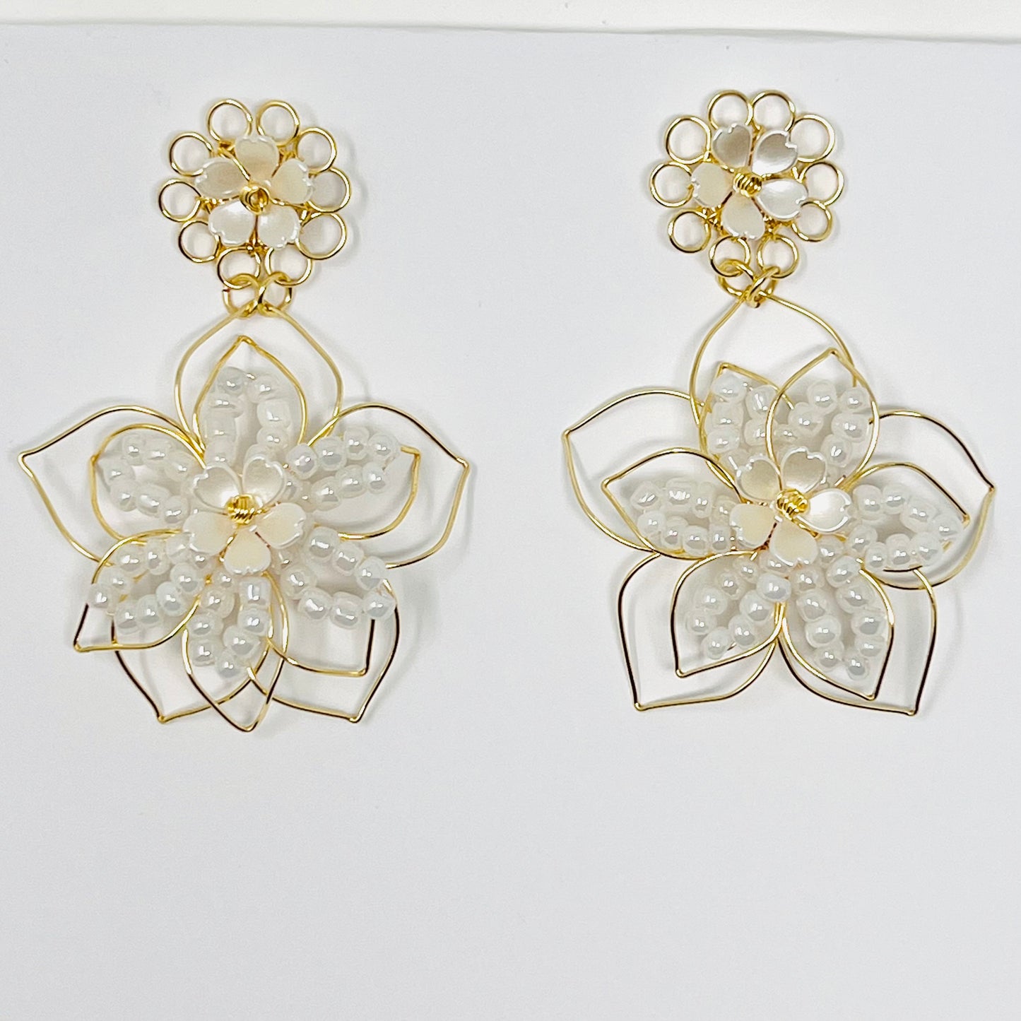 Handmade flower earring with natural pearl for women