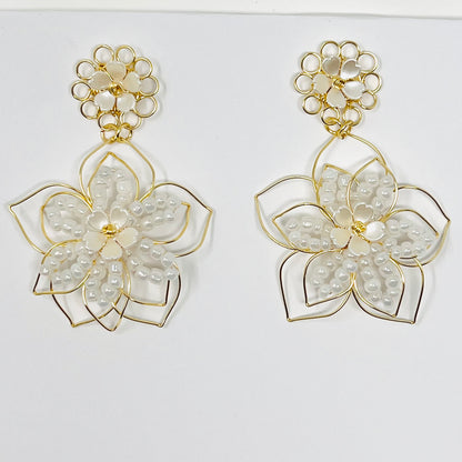 Handmade flower earring with natural pearl for women