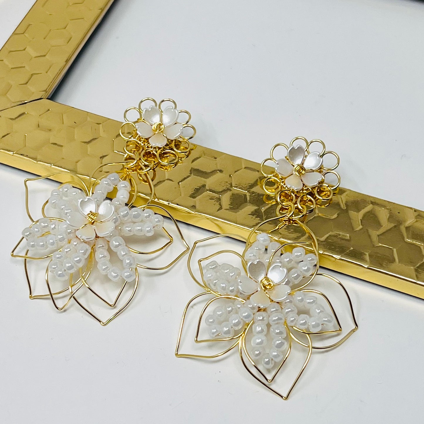 Handmade flower earring with natural pearl for women