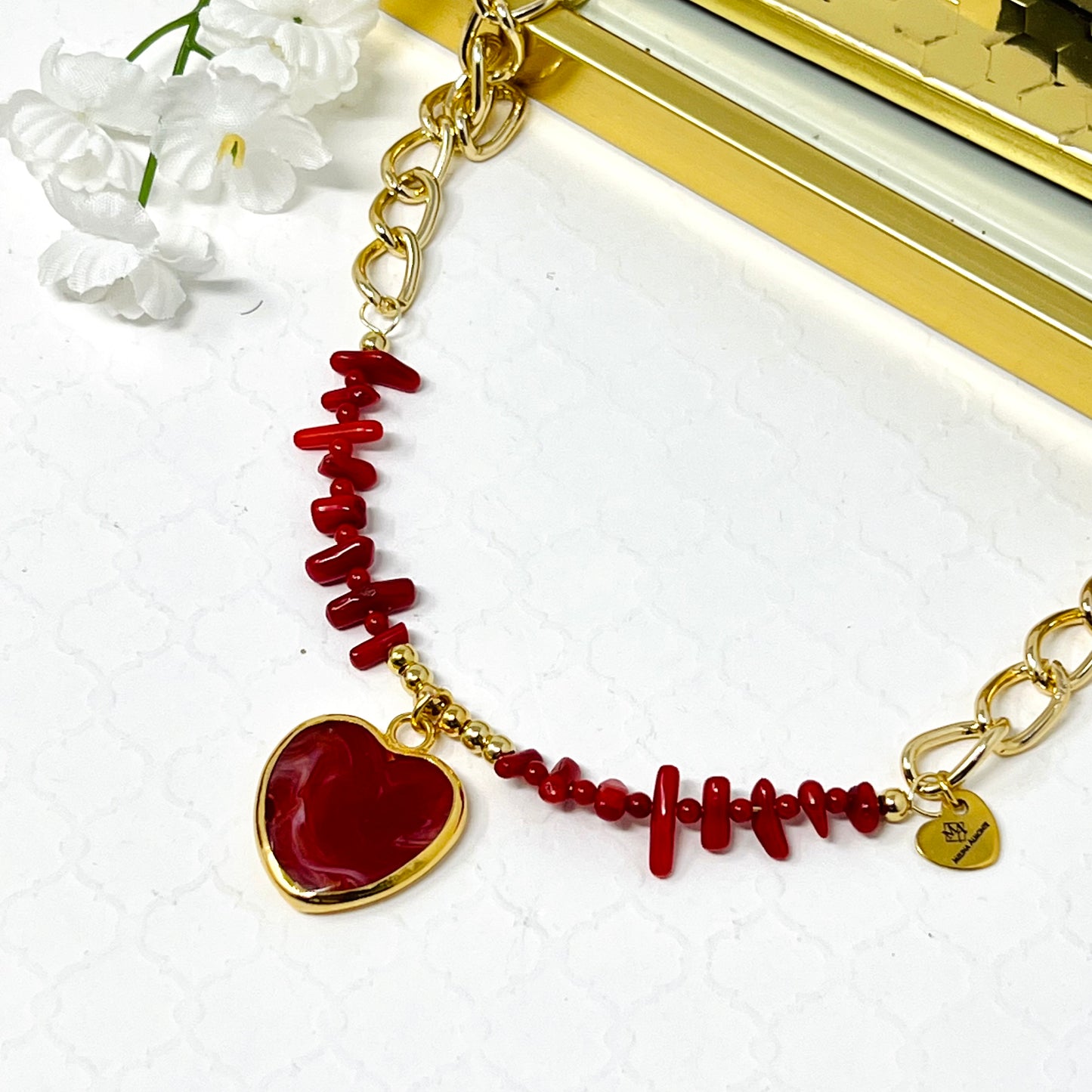 Choker Necklace In Crushed Stone With Golden Chain in Rhodium