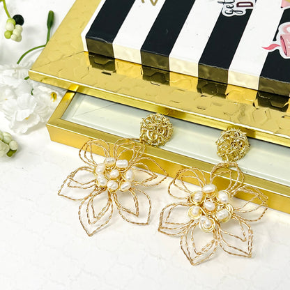 Handmade flower earring with natural pearl for women