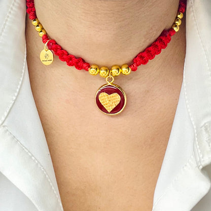 Braided and gold plated beads choker necklace in macrame and gold plated heart charm