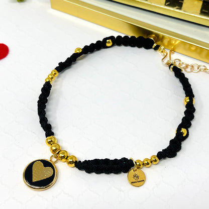 Braided and gold plated beads choker necklace in macrame and gold plated heart charm