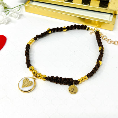 Braided and gold plated beads choker necklace in macrame and gold plated heart charm