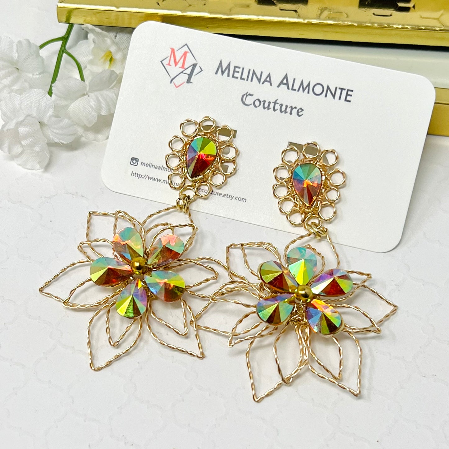 Gold earrings with chape crystal flower and gold plated wire