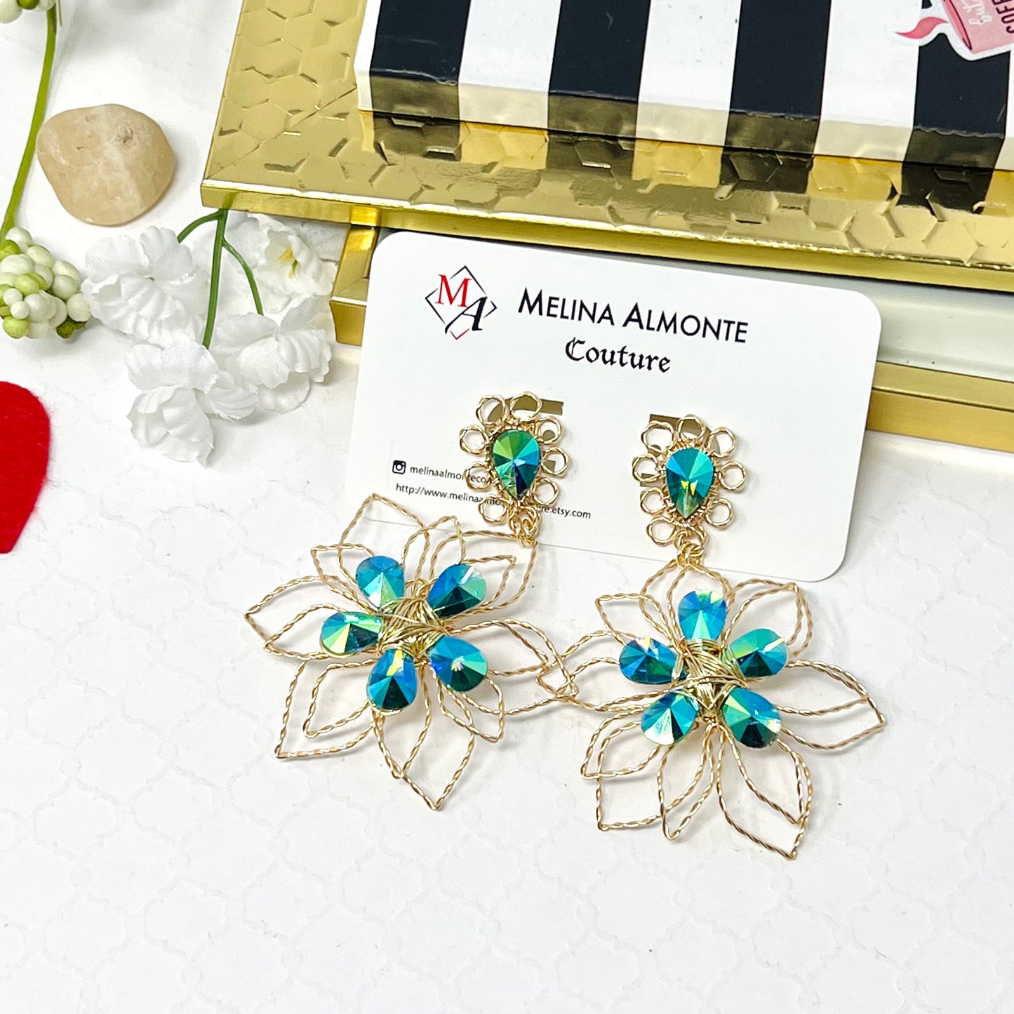 Gold earrings with chape crystal flower and gold plated wire