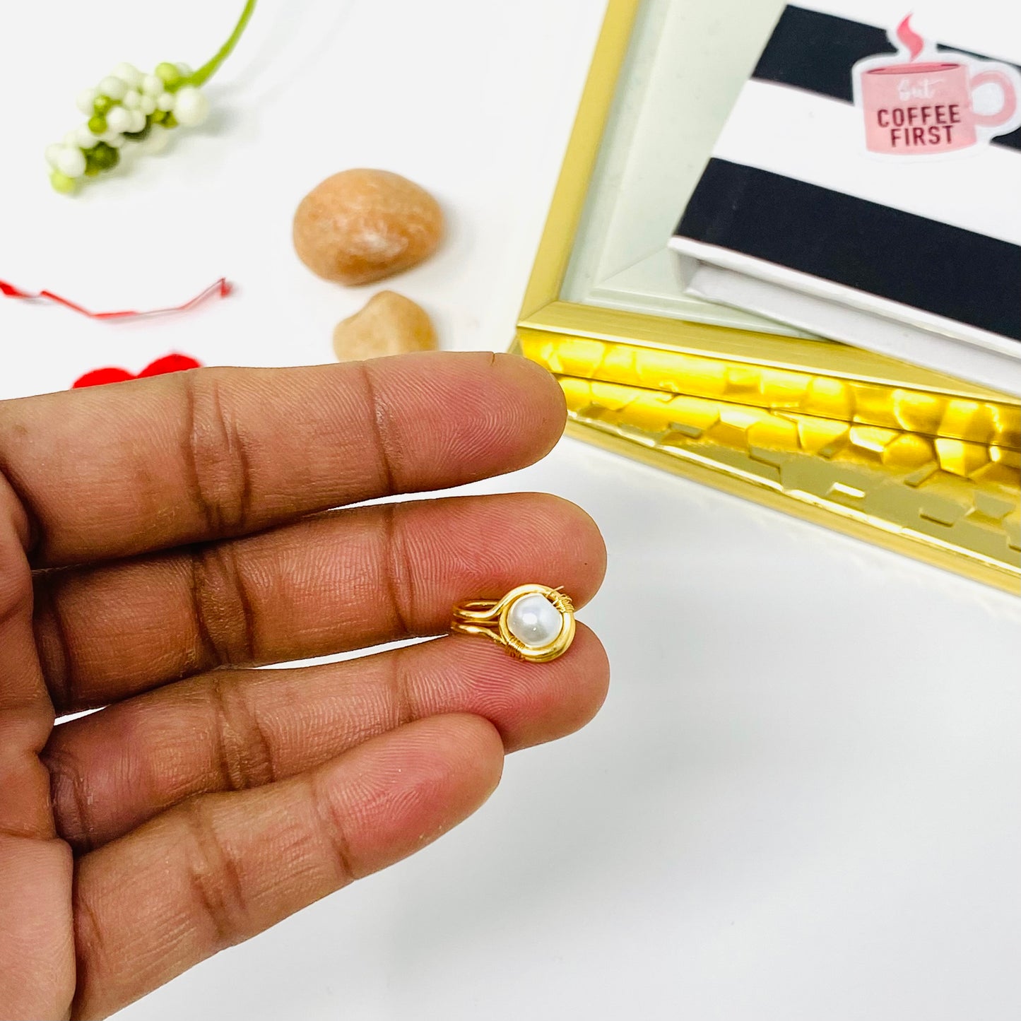 Pearl Ear cuff, Ear cuff no piercing, Gold ear cuff, huggies earrings, cartilage hoop, Ear Cuff, Hippie jewelry