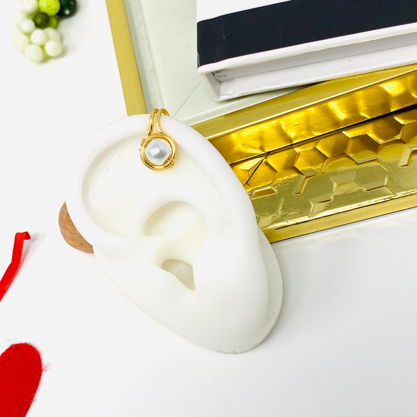Pearl Ear cuff, Ear cuff no piercing, Gold ear cuff, huggies earrings, cartilage hoop, Ear Cuff, Hippie jewelry