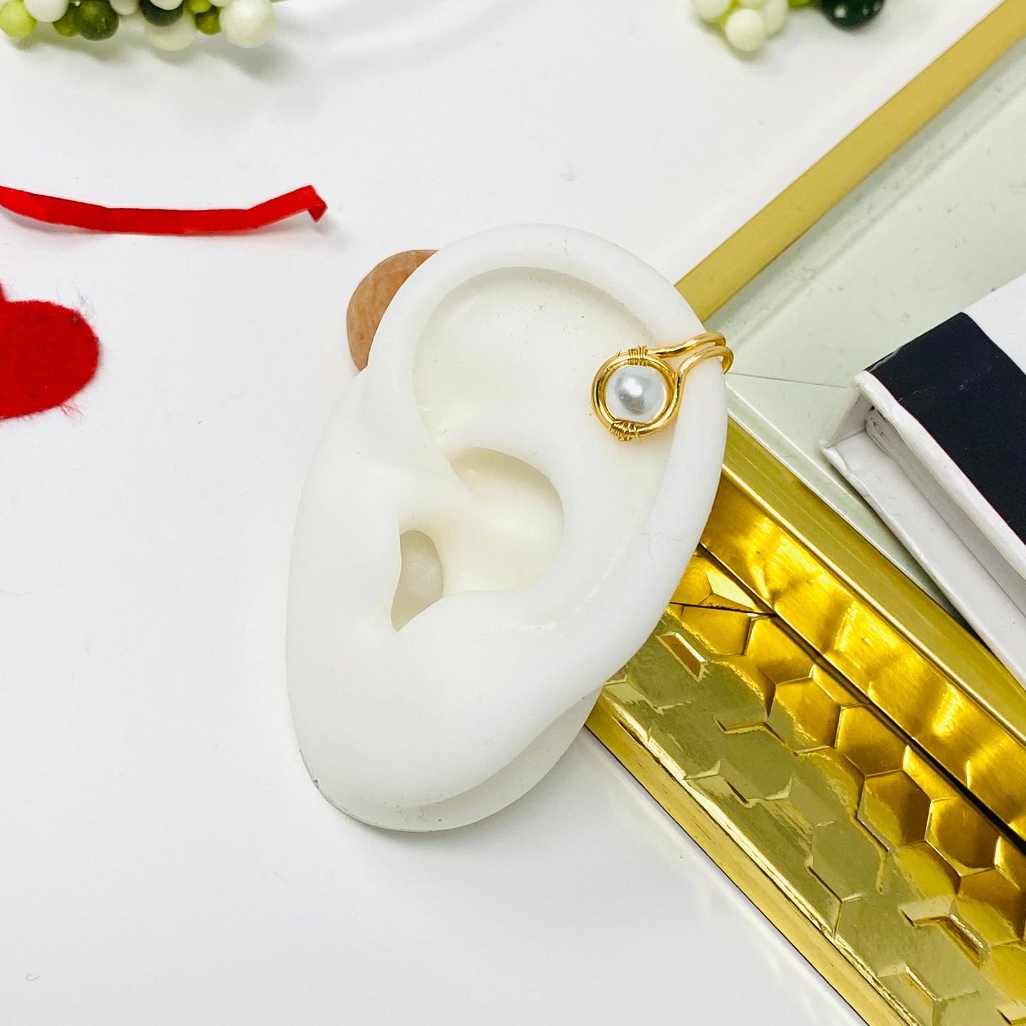 Pearl Ear cuff, Ear cuff no piercing, Gold ear cuff, huggies earrings, cartilage hoop, Ear Cuff, Hippie jewelry