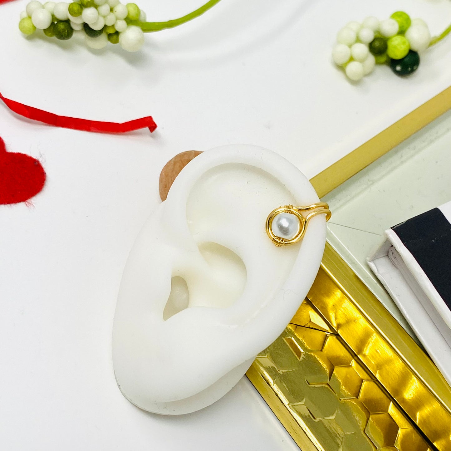 Pearl Ear cuff, Ear cuff no piercing, Gold ear cuff, huggies earrings, cartilage hoop, Ear Cuff, Hippie jewelry