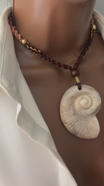 Chunky Shell necklace, Chunky Charm Necklace, Boho Cord Necklace, Snail necklace Pendant, Charm necklace for women,