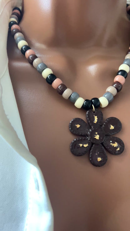 Handmade Resin Flower Charm Necklace, Beaded Necklace, Western Resin Pendant Necklace, Unique Boho Jewelry Gif