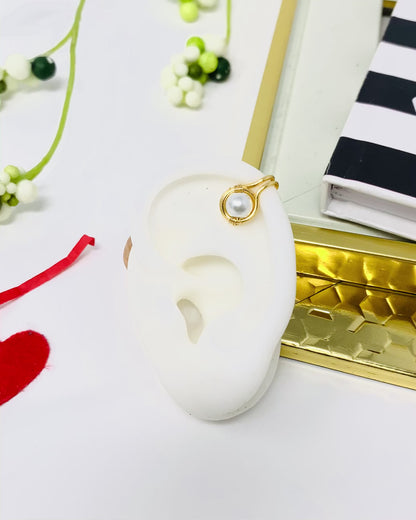 Pearl Ear cuff, Ear cuff no piercing, Gold ear cuff, huggies earrings, cartilage hoop, Ear Cuff, Hippie jewelry
